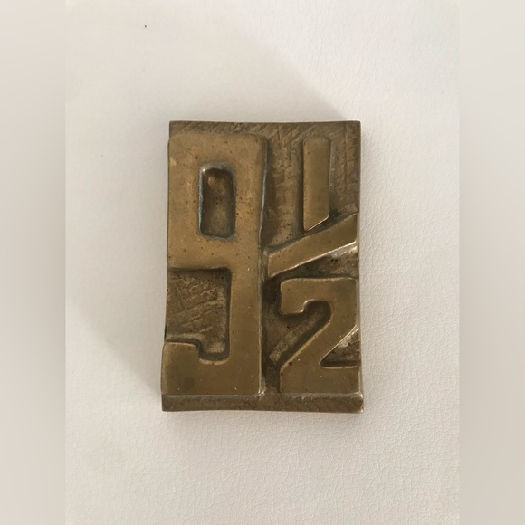 Vintage Brass Symbolical number 9 1/5 - Picture 2 of 8